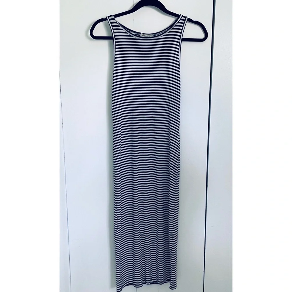 AMBIANCE MAXI DRESS - Picture 5 of 5